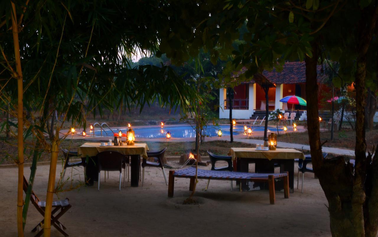 Mogli Resort Kānha Eksteriør bilde